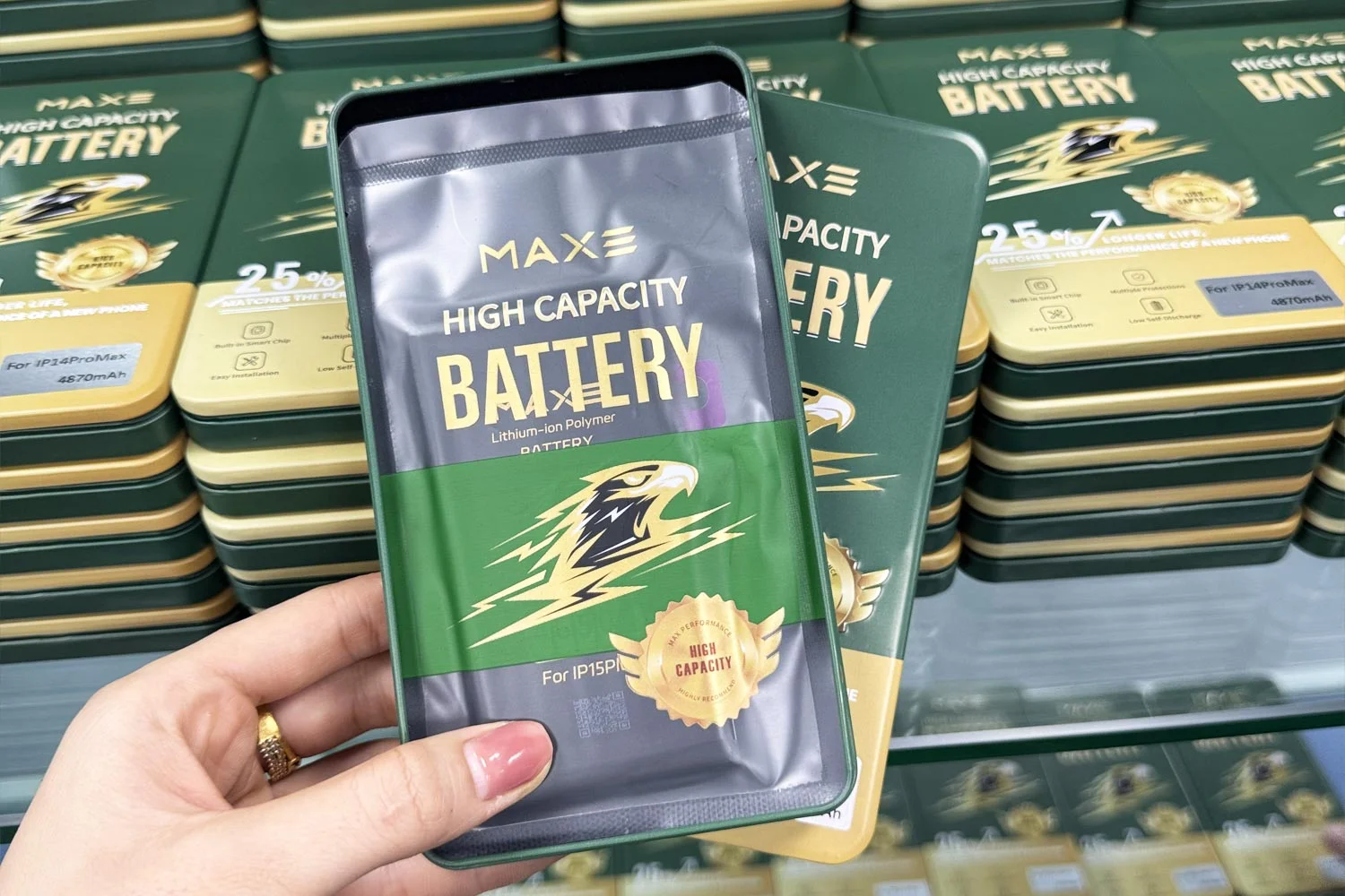 pin-maxe-iphone-15-plus-chinh-hang.html-pin-maxe