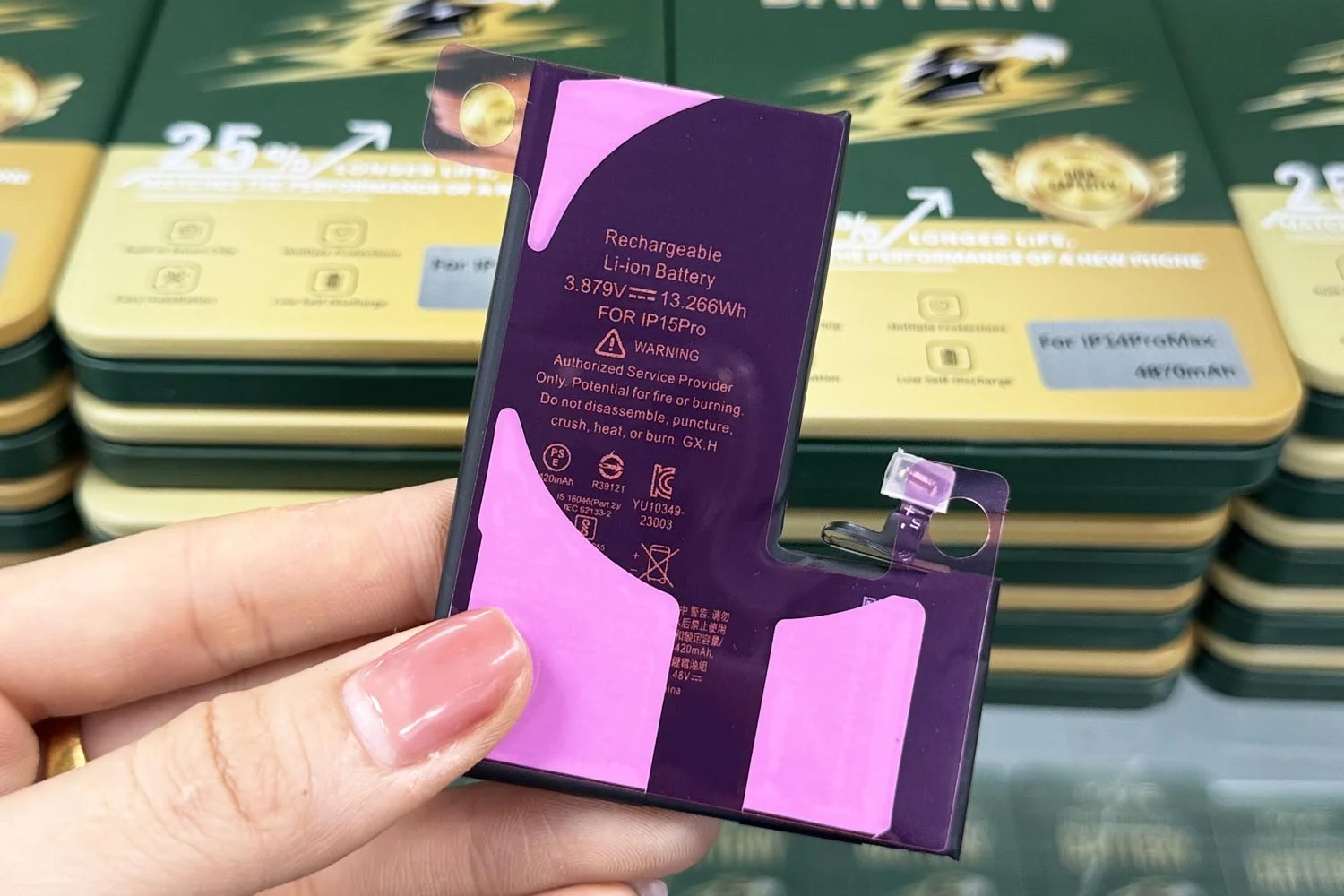 pin-maxe-iphone-15-pro-chinh-hang.html-thong-so