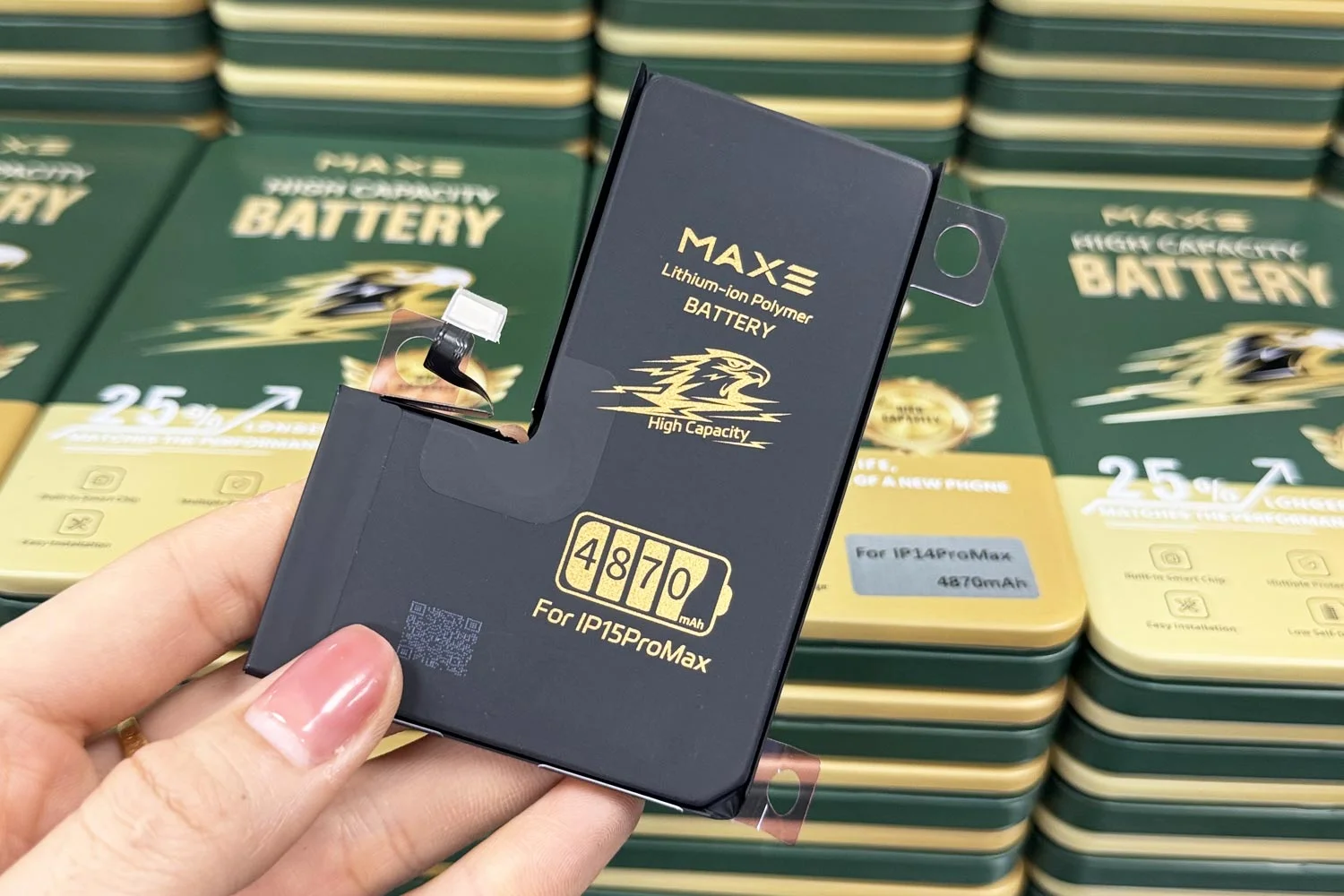 pin-maxe-iphone-15-pro-max-chinh-hang.html-dung-luong