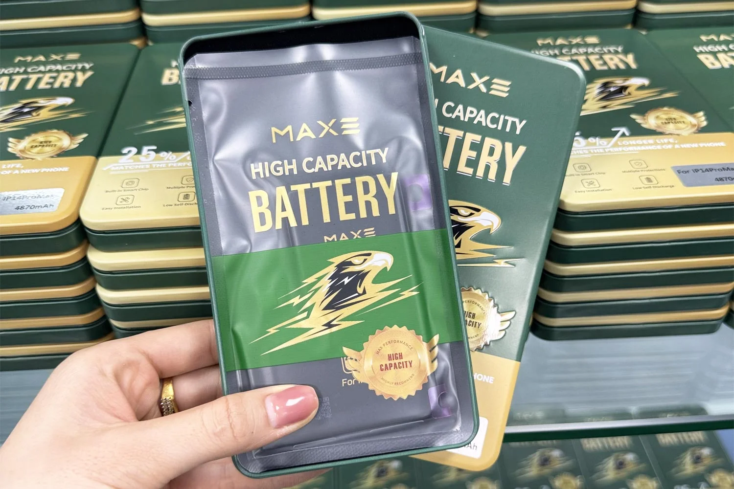 pin-maxe-iphone-15-pro-max-chinh-hang.html-pin-maxe