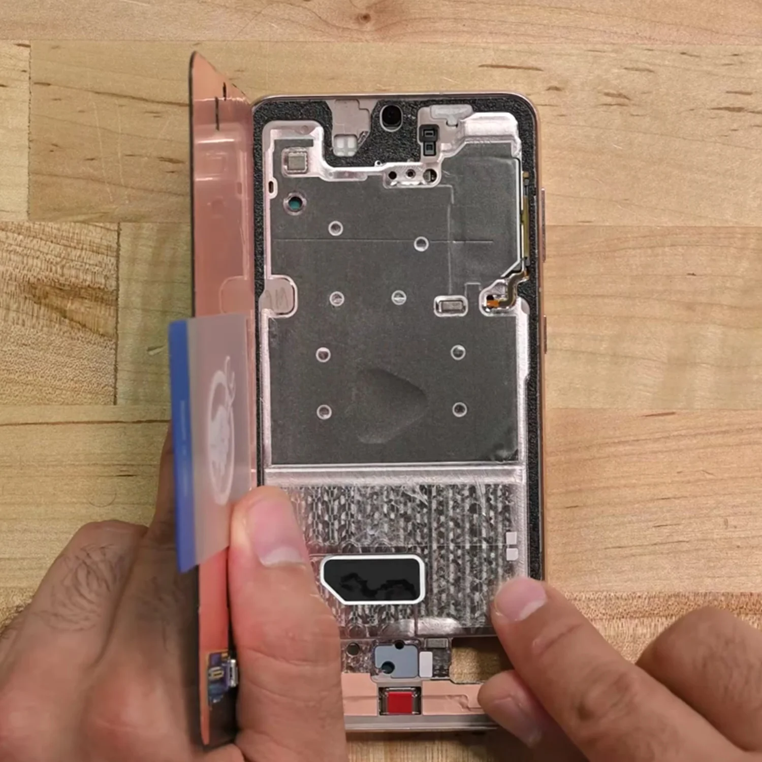 ep-kinh-samsung-galaxy-s21-plus-slide2