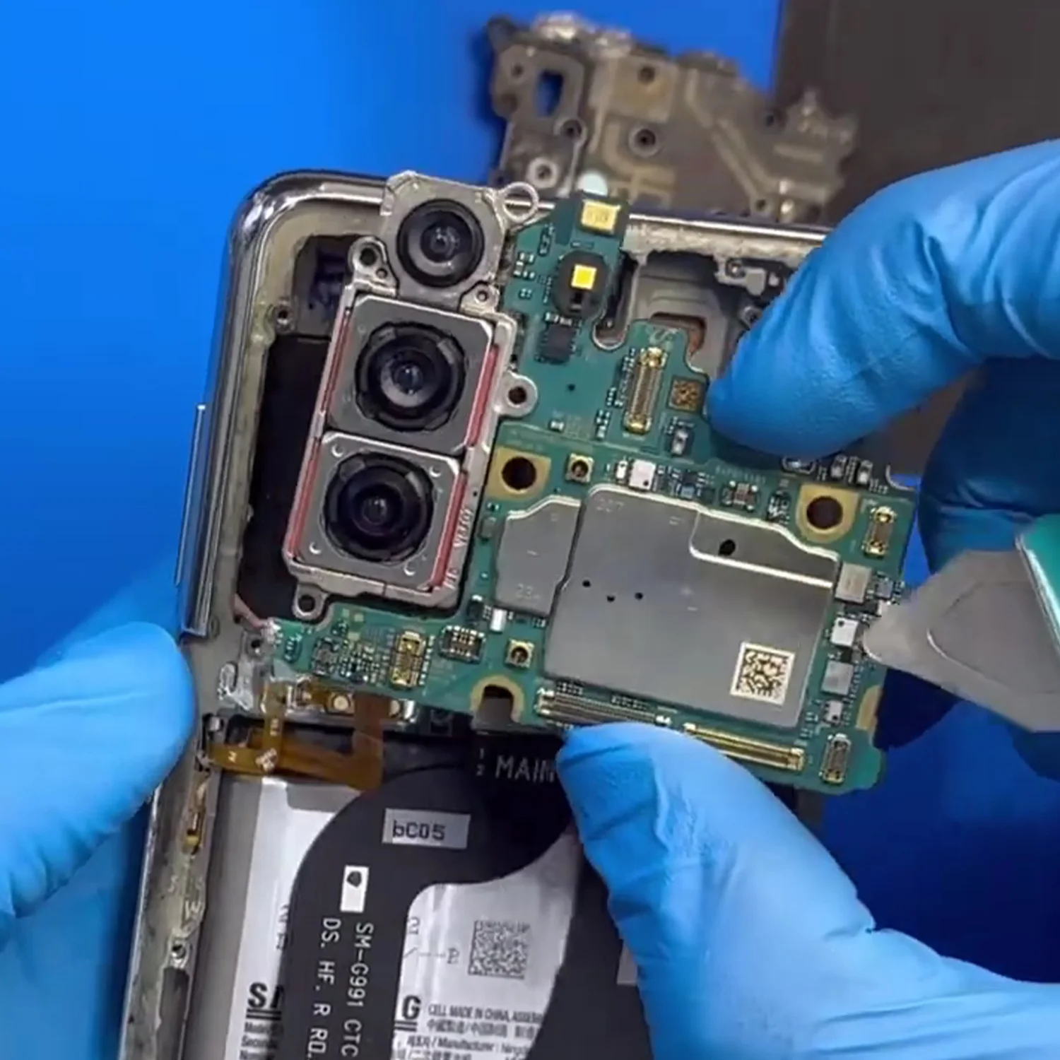 sua-nguon-samsung-galaxy-s21-slid3