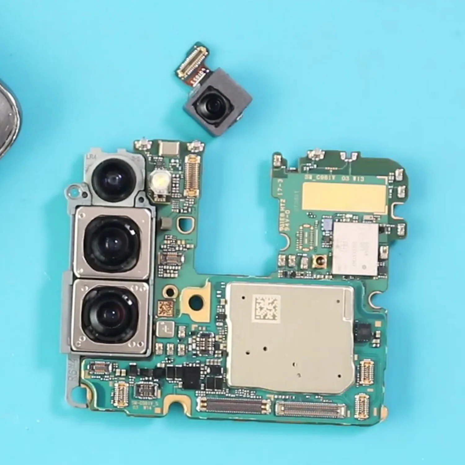 thay-camera-samsung-galaxy-s20-slide4