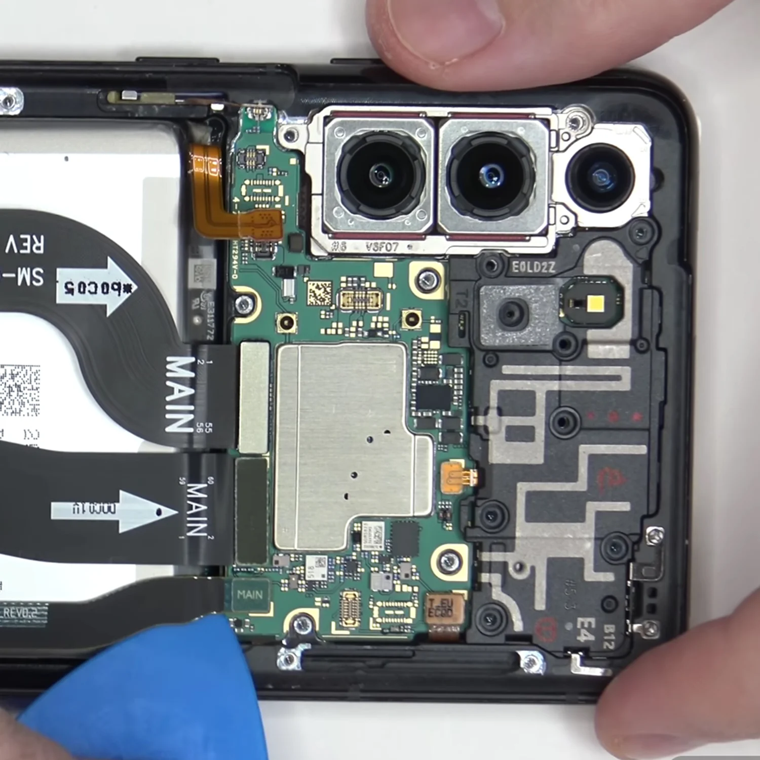 thay-camera-samsung-galaxy-s21-plus-slide2