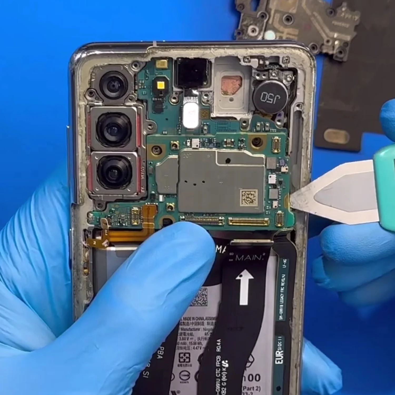 thay-camera-samsung-galaxy-s21-slide3