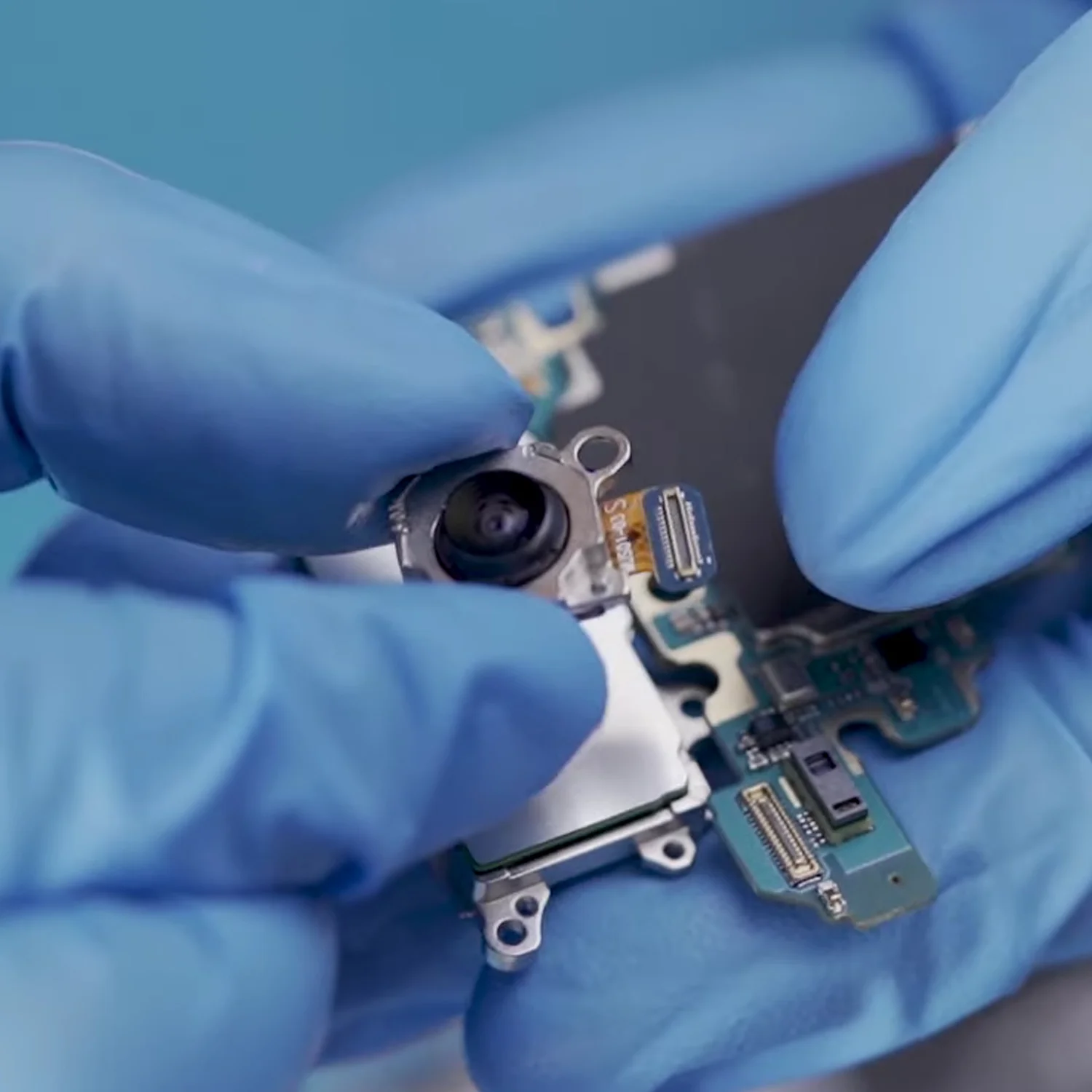 thay-camera-samsung-galaxy-s21-slide5