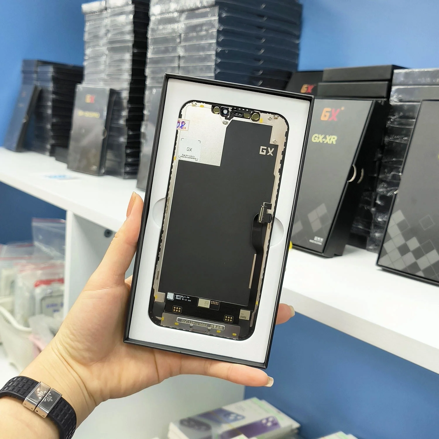 thay-man-hinh-iphone-12-pro-max-chinh-hang-3