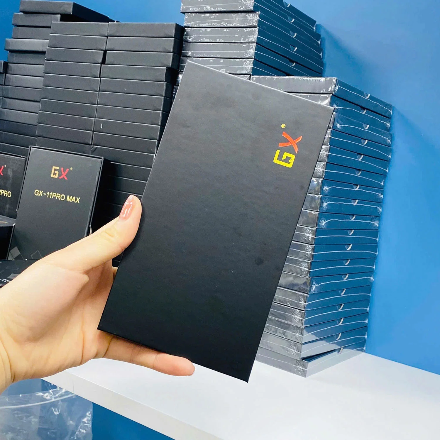 thay-man-hinh-iphone-13-pro-max-chinh-hang-1