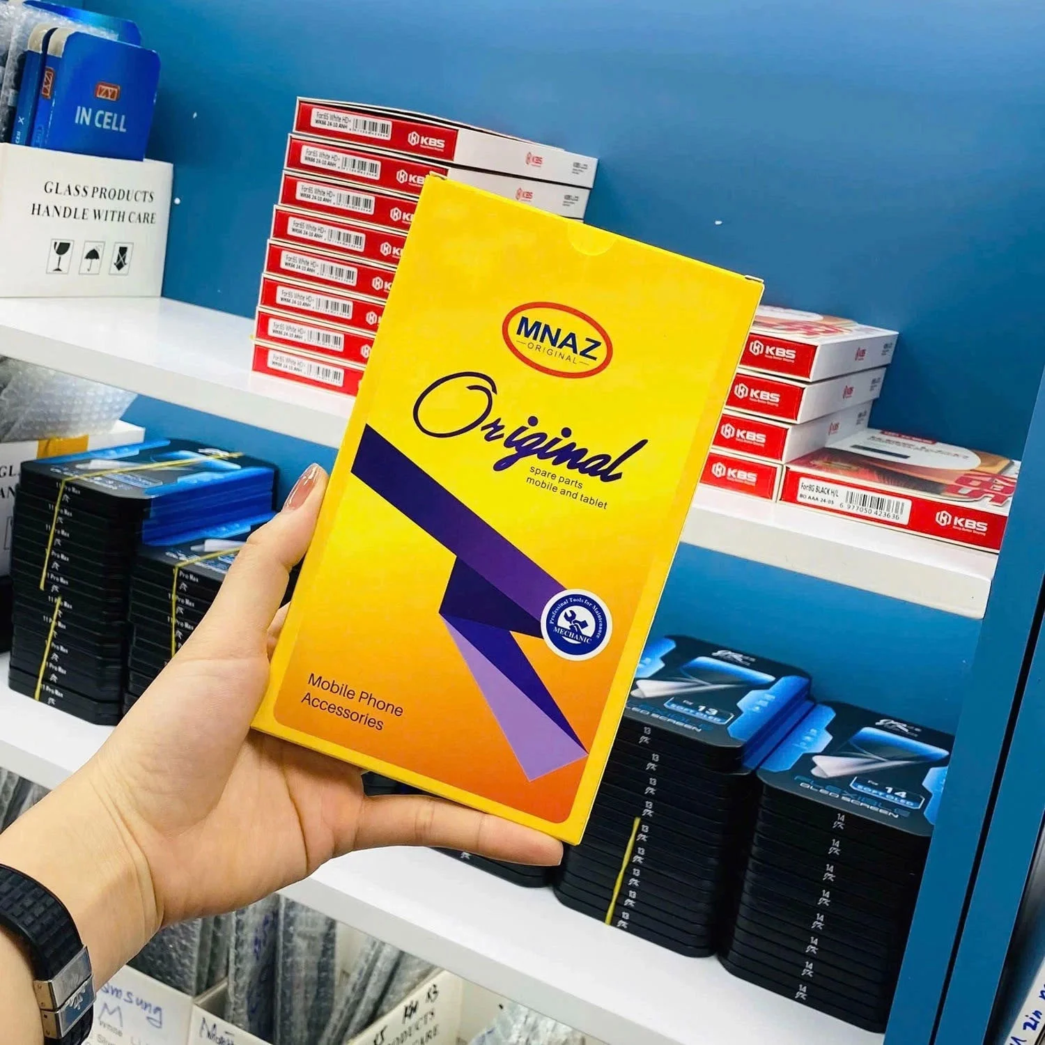 thay-man-hinh-iphone-15-pro-max-chinh-hang-2