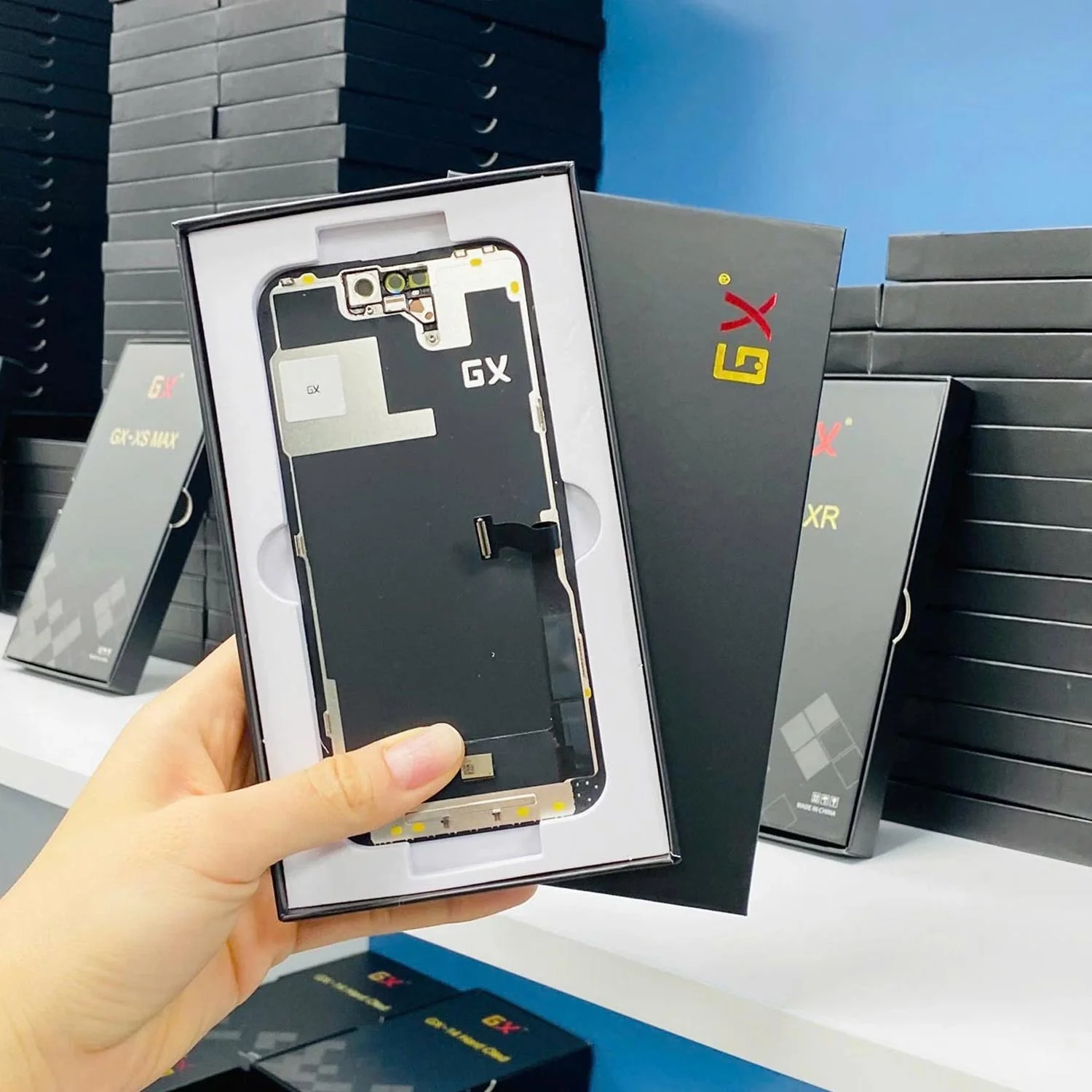 thay-man-hinh-iphone-16-pro-chinh-hang-5