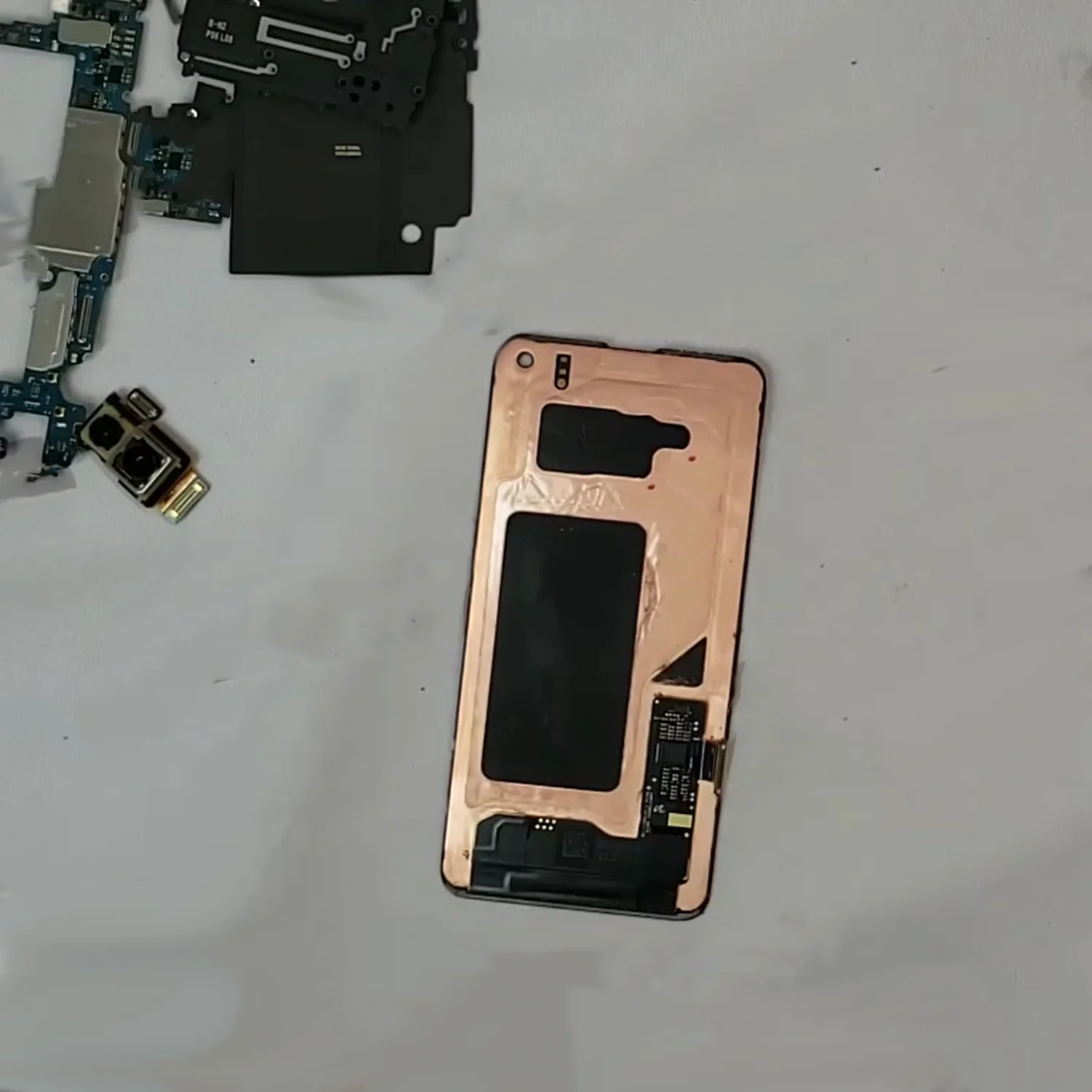 thay-man-hinh-samsung-galaxy-s10e-slide3