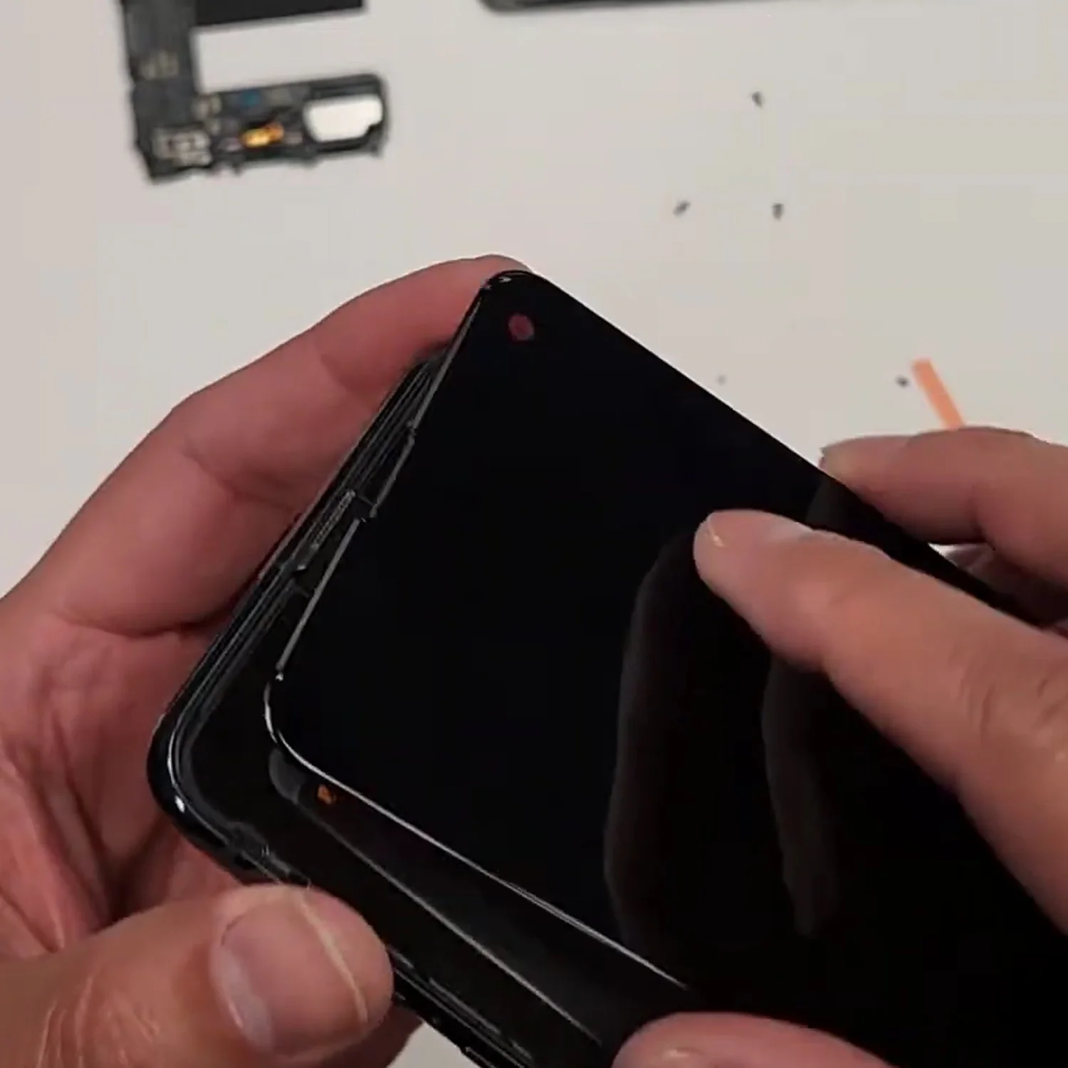 thay-man-hinh-samsung-galaxy-s10e-slide4