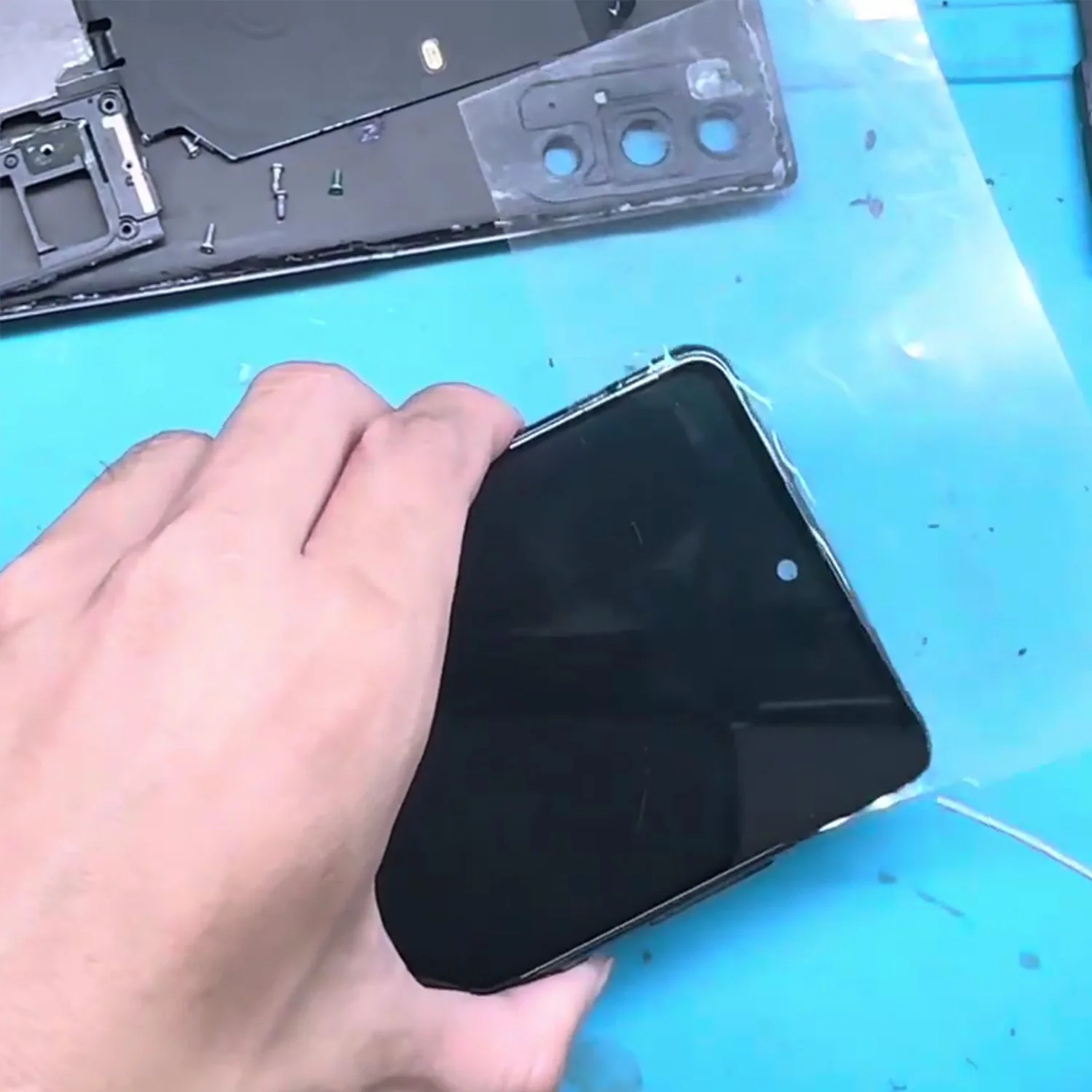 thay-man-hinh-samsung-galaxy-s20-fe-chinh-hang-slide1