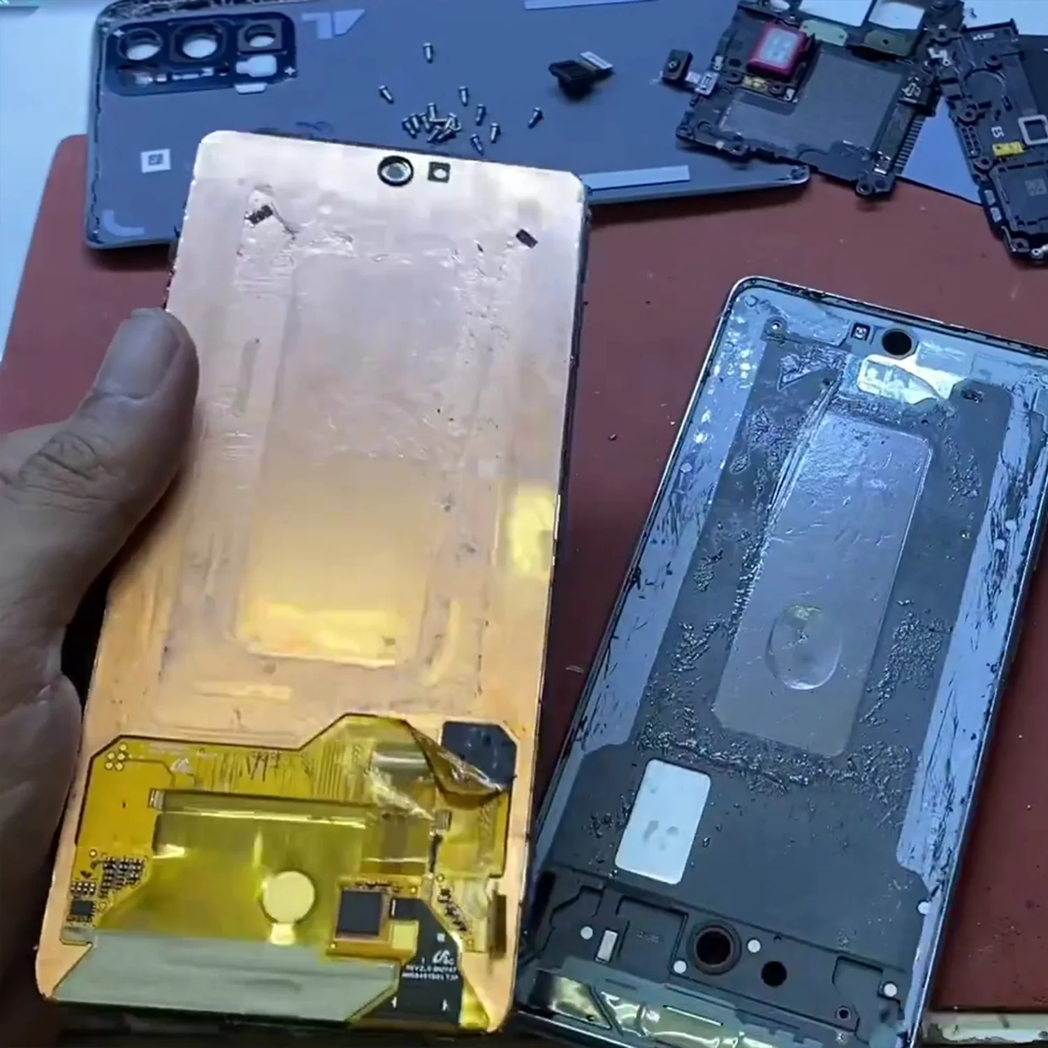 thay-man-hinh-samsung-galaxy-s20-fe-chinh-hang-slide4