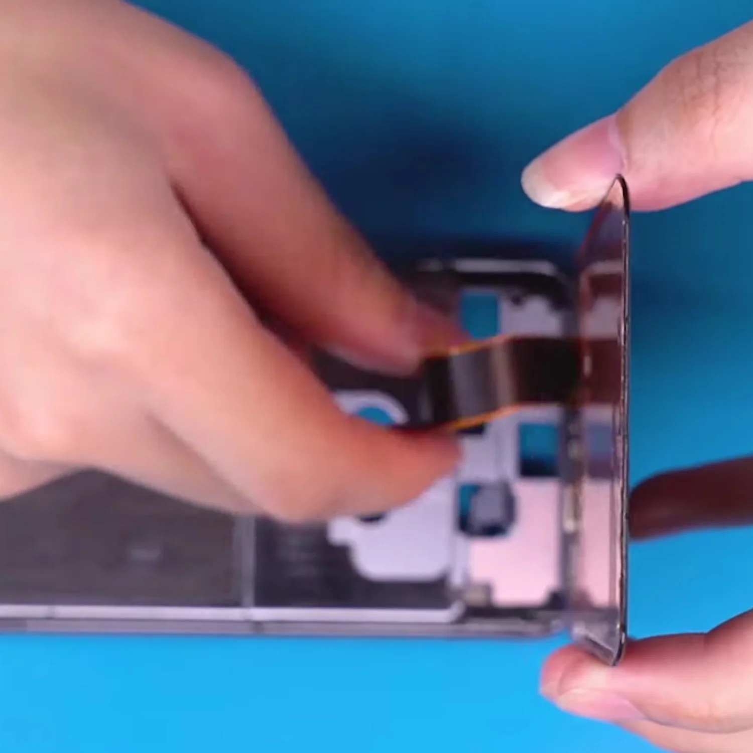 thay-man-hinh-samsung-galaxy-s20-slide3