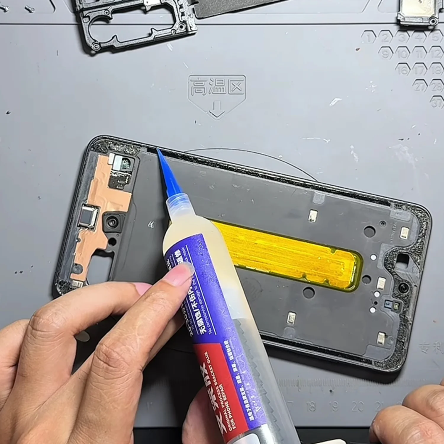 thay-man-hinh-samsung-galaxy-s21-chinh-hang-slide4