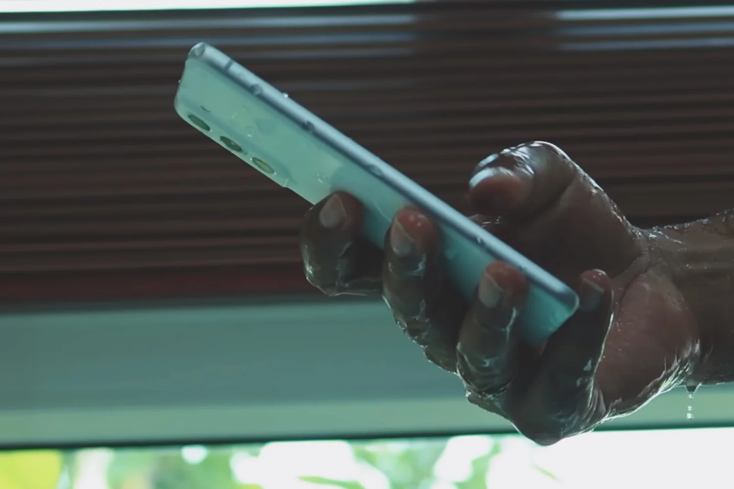 thay-man-hinh-samsung-galaxy-s21-fe-chinh-hang-nguyen-nhan