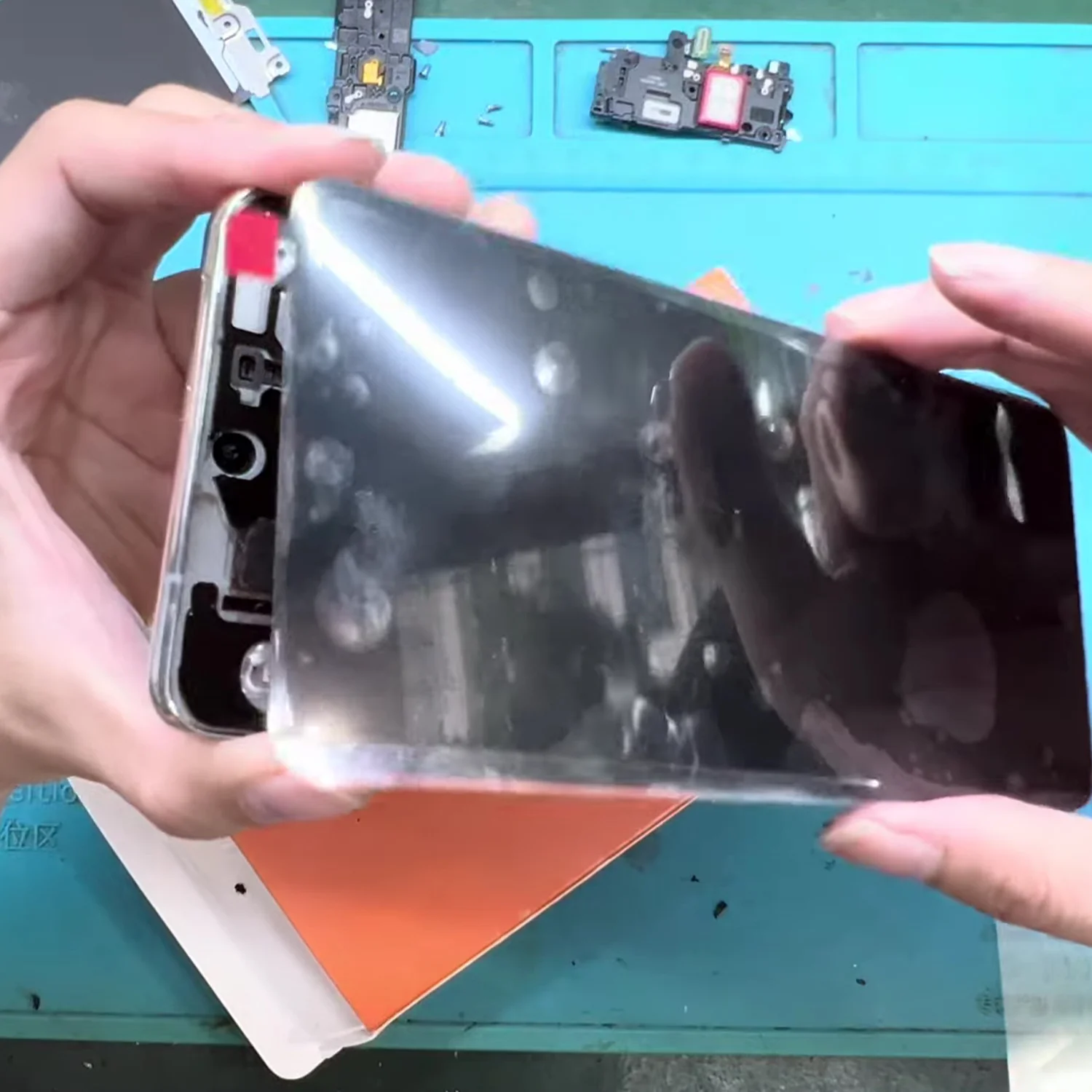 thay-man-hinh-samsung-galaxy-s21-ultra-chinh-hang-slide5