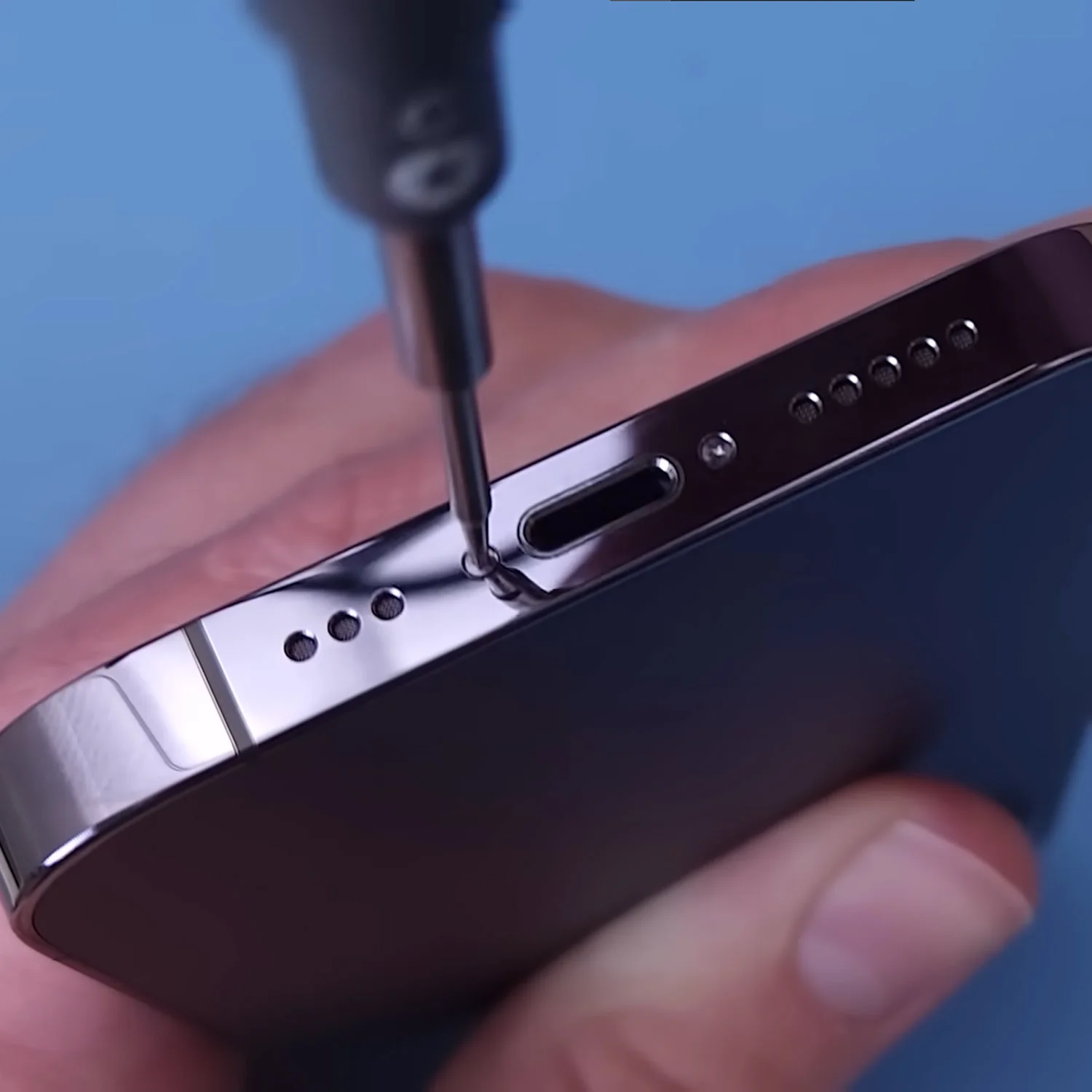 thay-mat-kinh-ep-kinh-iphone-14-pro-max-chinh-hanghtml-1