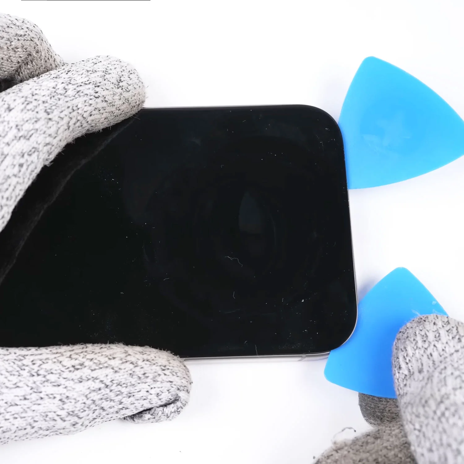 thay-mat-kinh-ep-kinh-iphone-15-pro-chinh-hanghtml-3