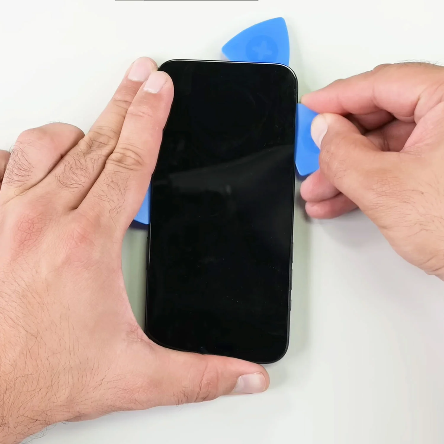 thay-mat-kinh-ep-kinh-iphone-16-pro-chinh-hanghtml-3