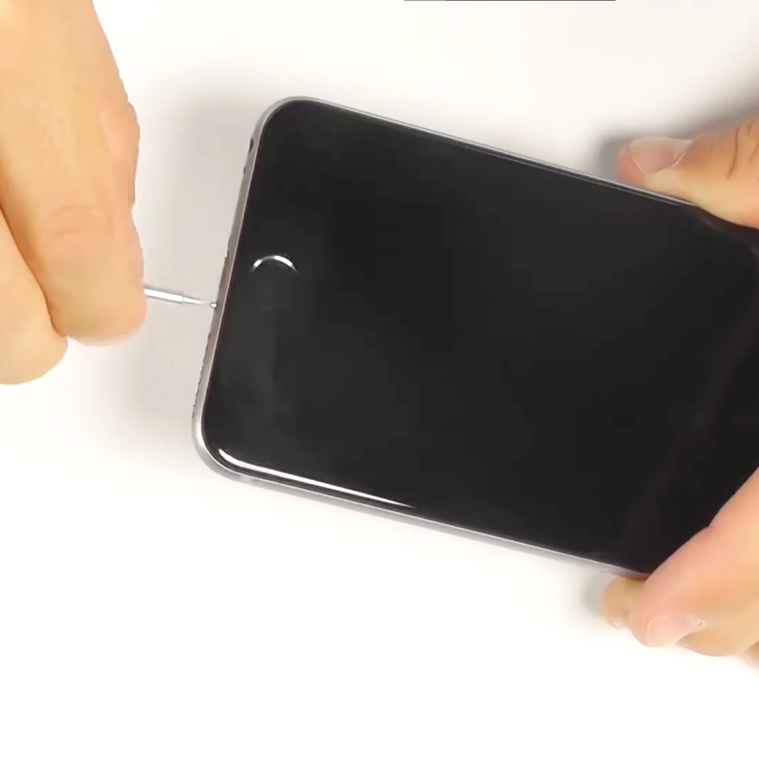 thay-mat-kinh-ep-kinh-iphone-6-plus-chinh-hanghtml-1