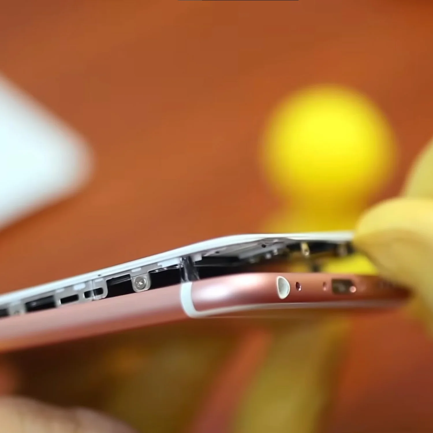 thay-mat-kinh-ep-kinh-iphone-6s-chinh-hanghtml-2