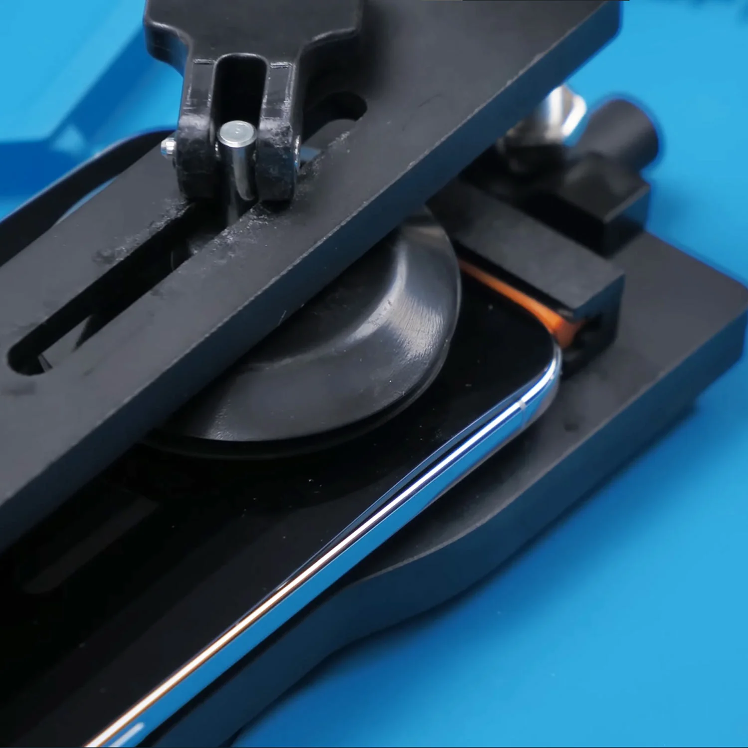 thay-mat-kinh-ep-kinh-iphone-air-chinh-hanghtml-3