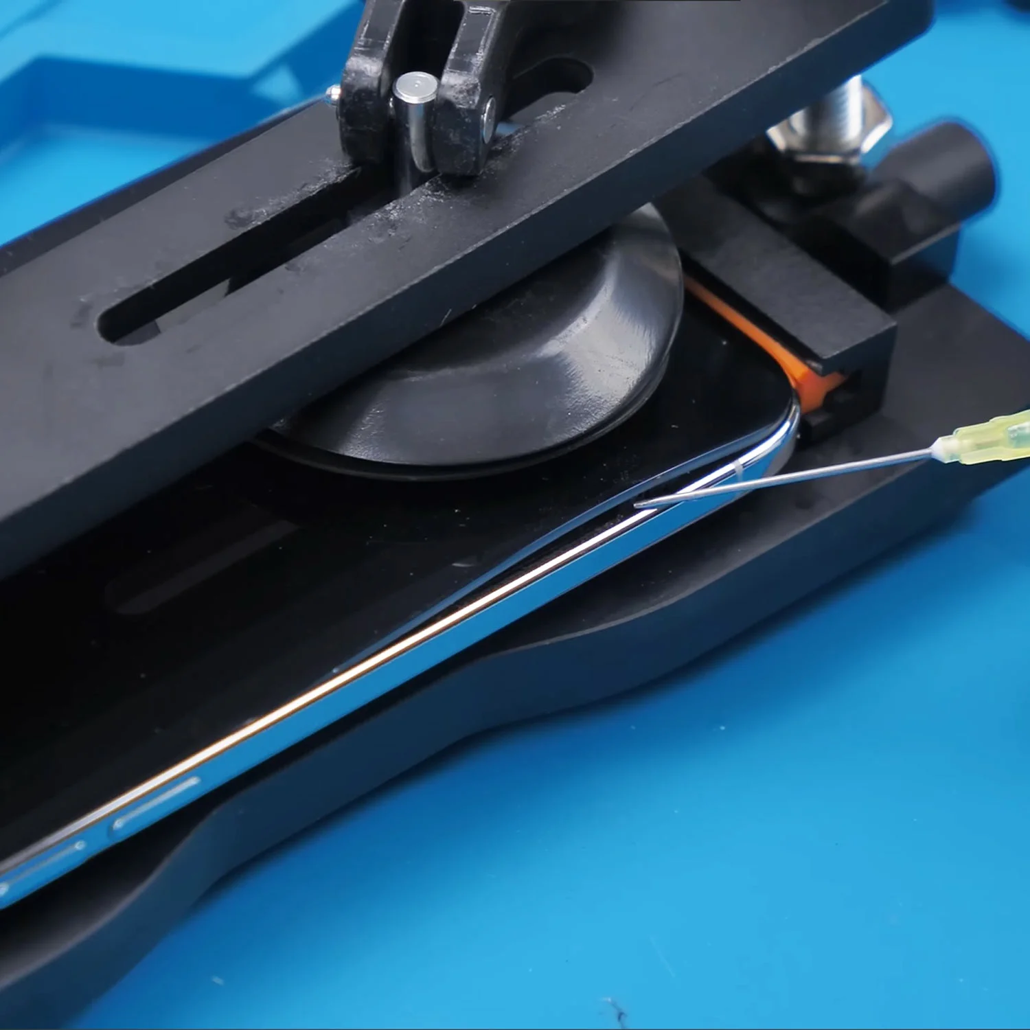 thay-mat-kinh-ep-kinh-iphone-air-chinh-hanghtml-4