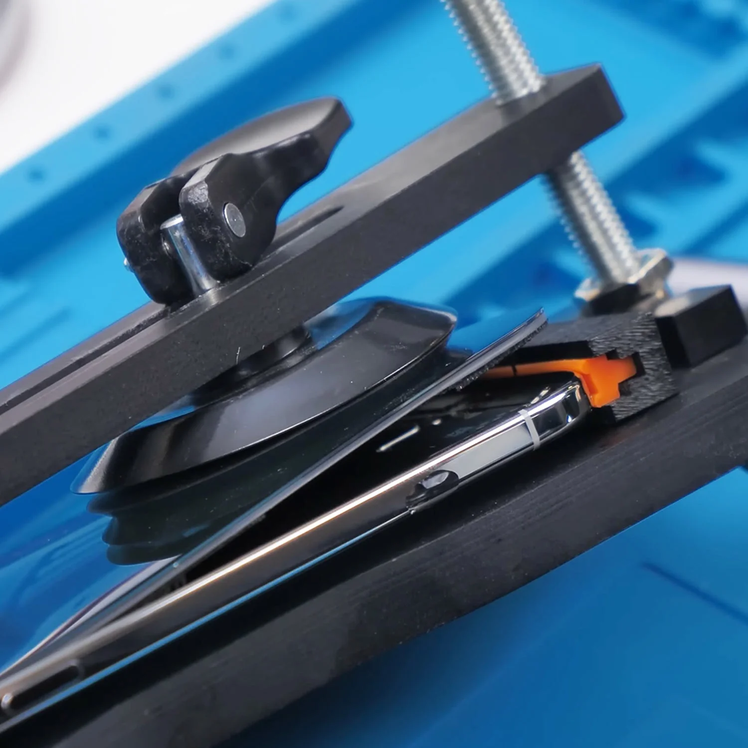 thay-mat-kinh-ep-kinh-iphone-air-chinh-hanghtml-5