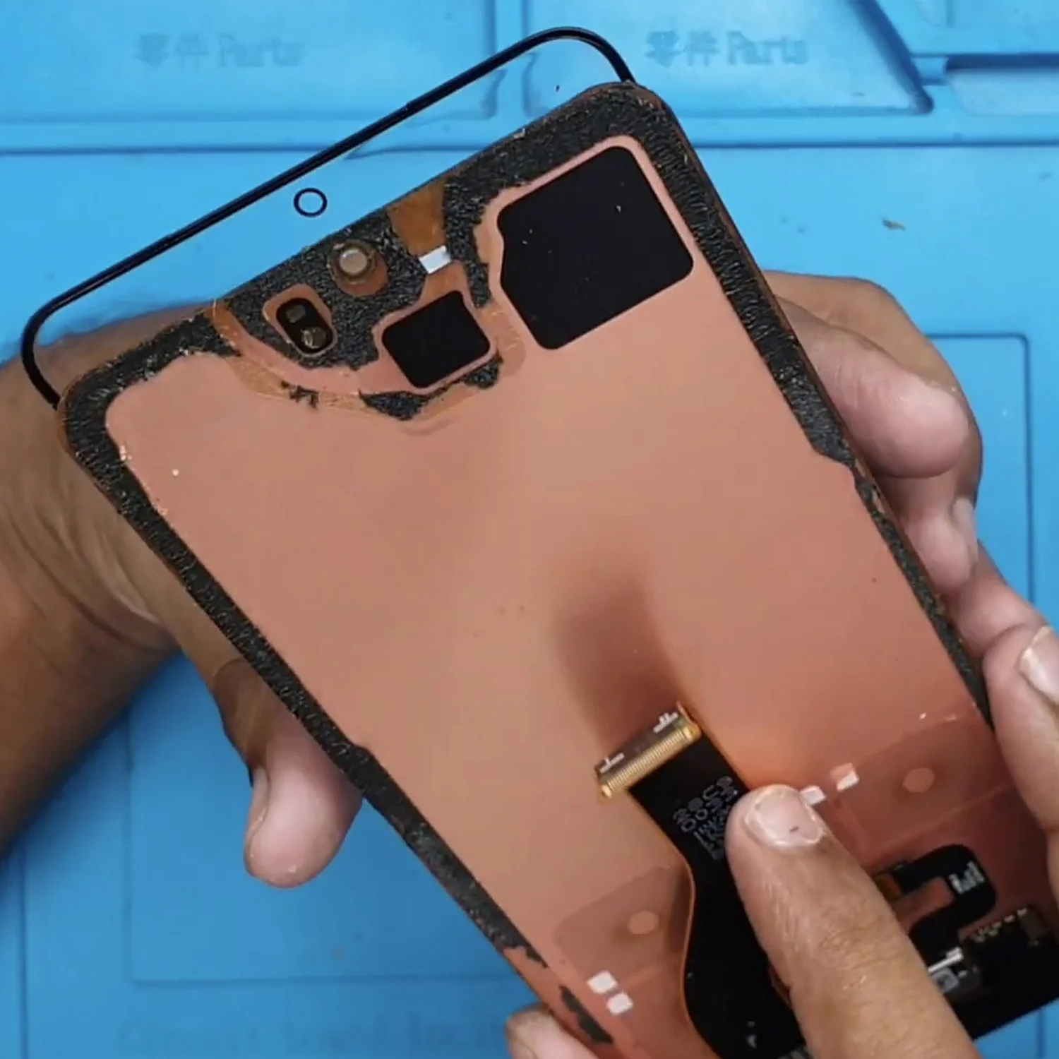 thay-mat-kinh-ep-kinh-samsung-galaxy-s20-ultra-slide5