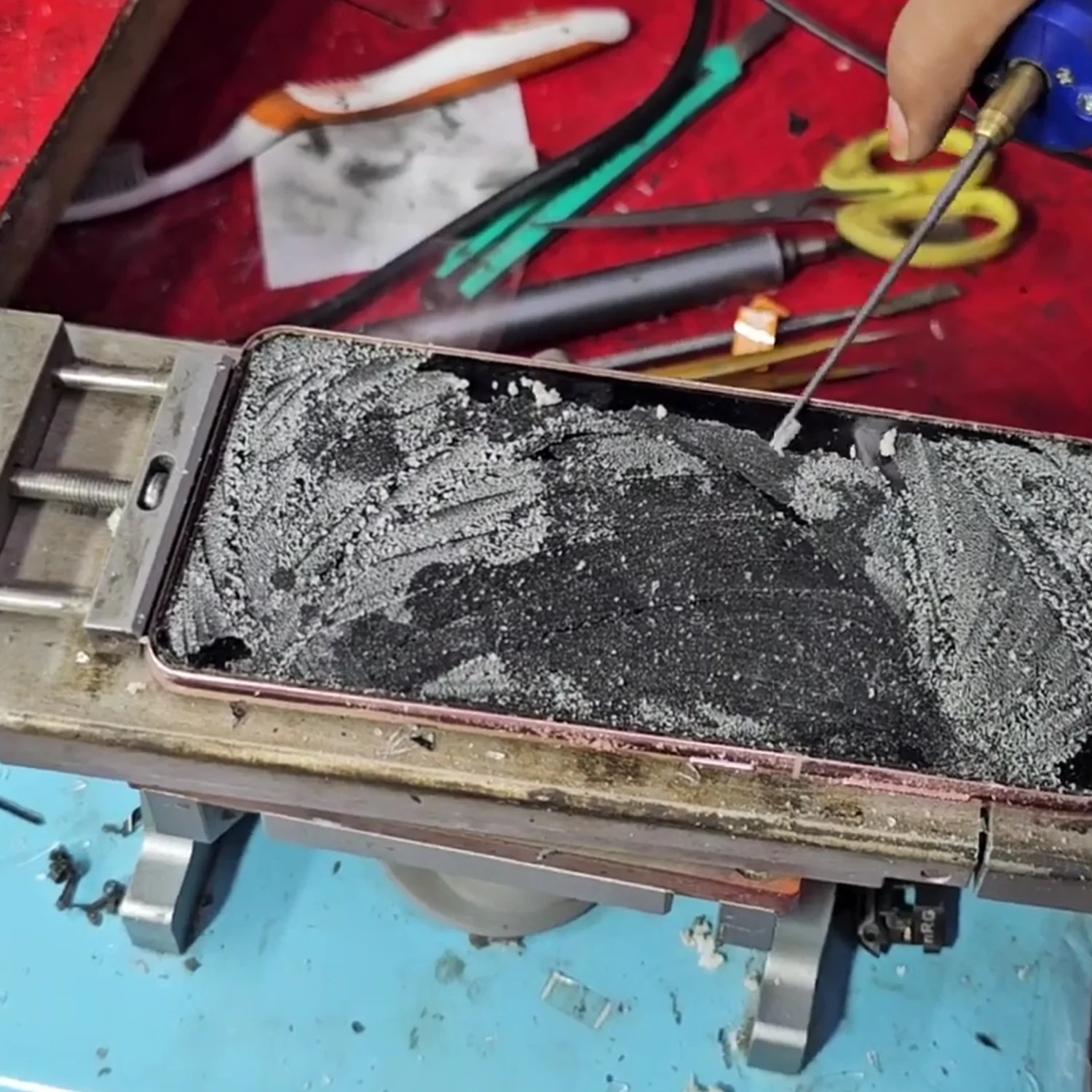 thay-mat-kinh-ep-kinh-samsung-galaxy-s21-slide4