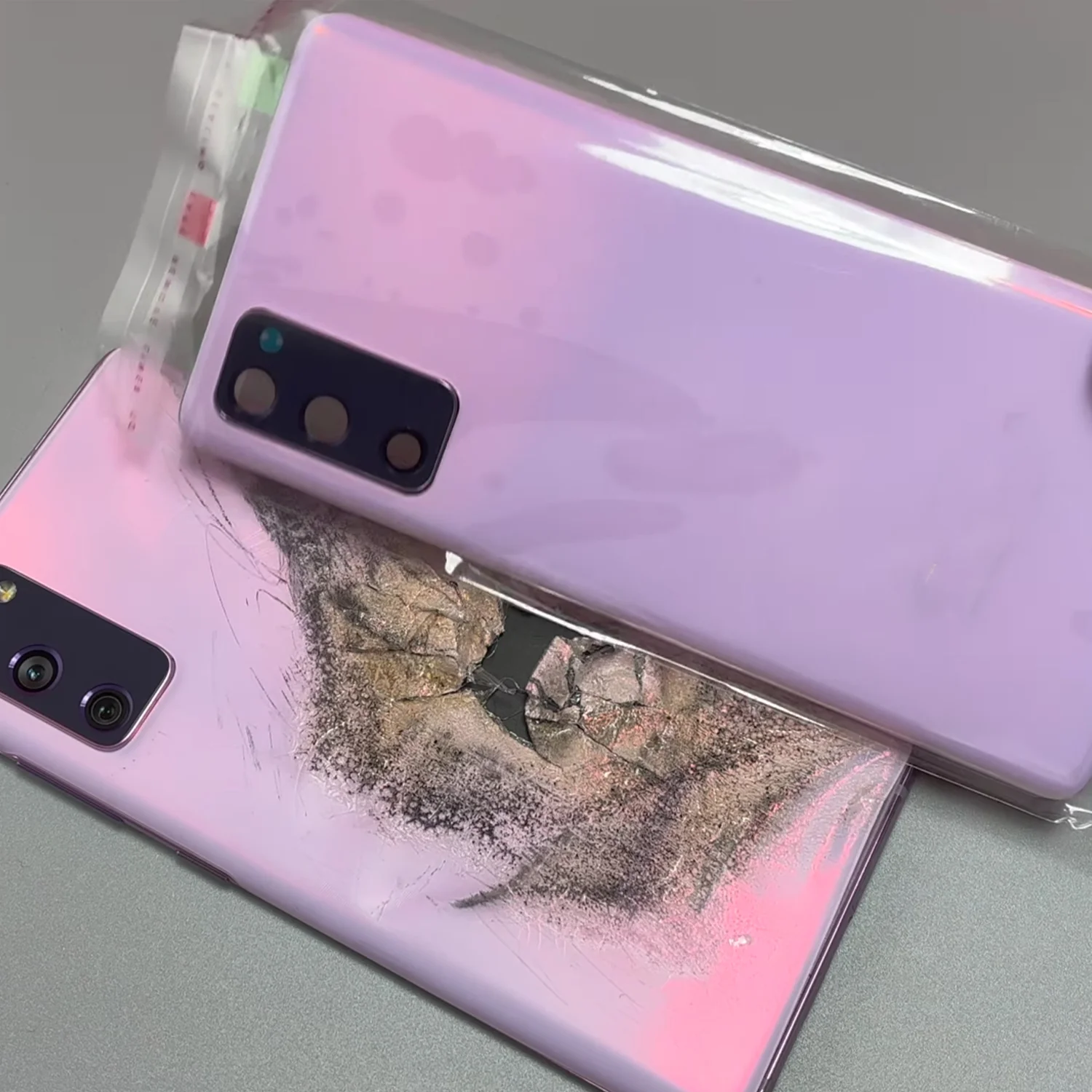 thay-mat-kinh-sau-samsung-galaxy-s20-fe-slide4