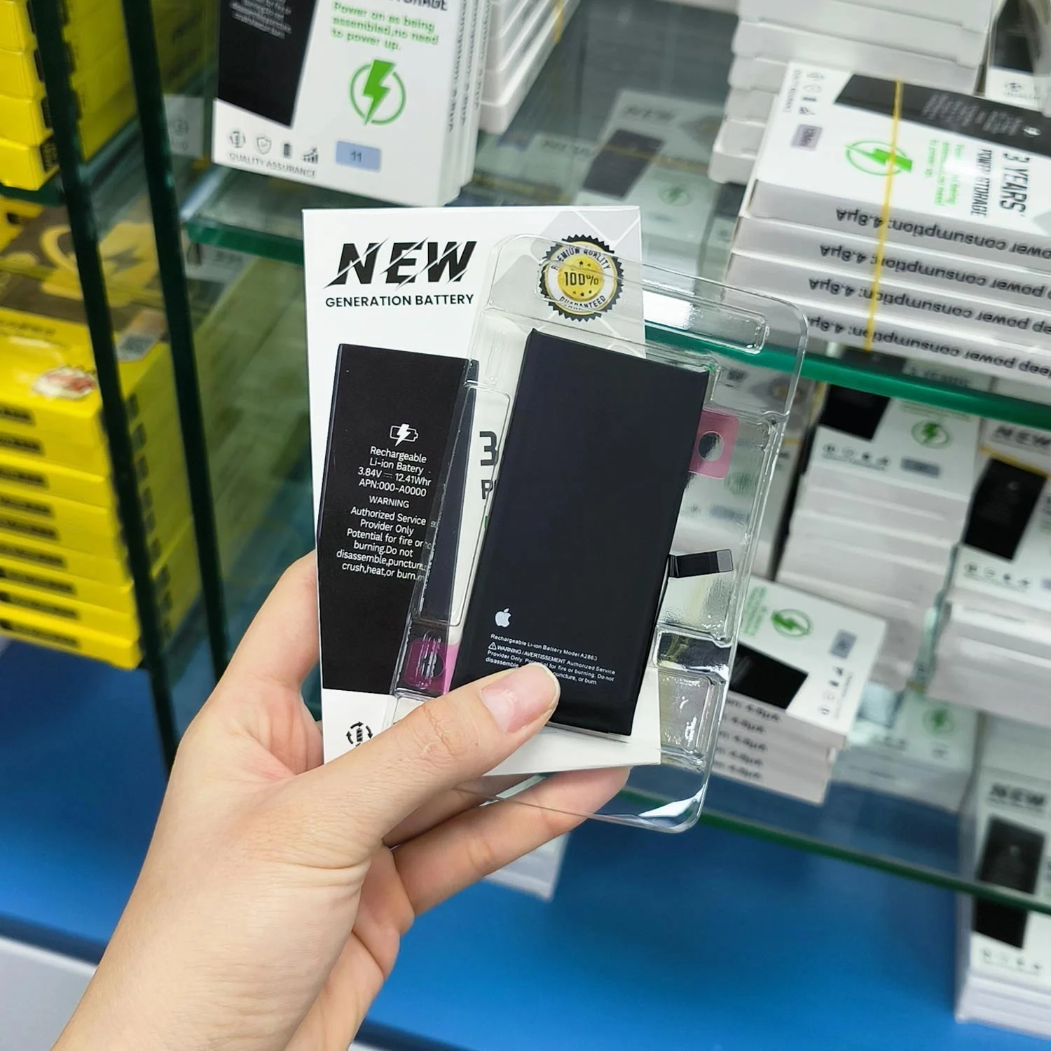 thay-pin-iphone-13-chinh-hanghtml-4