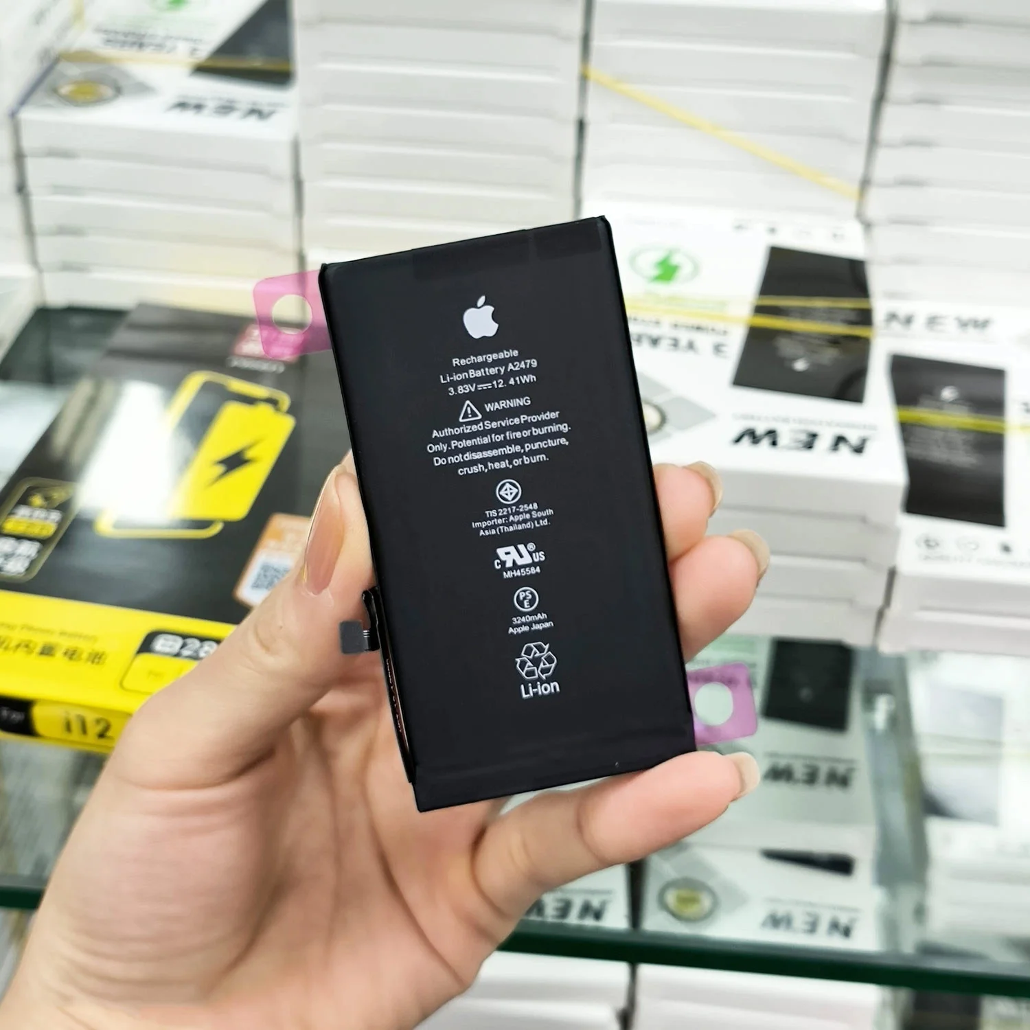 thay-pin-iphone-14-plus-chinh-hanghtml-5