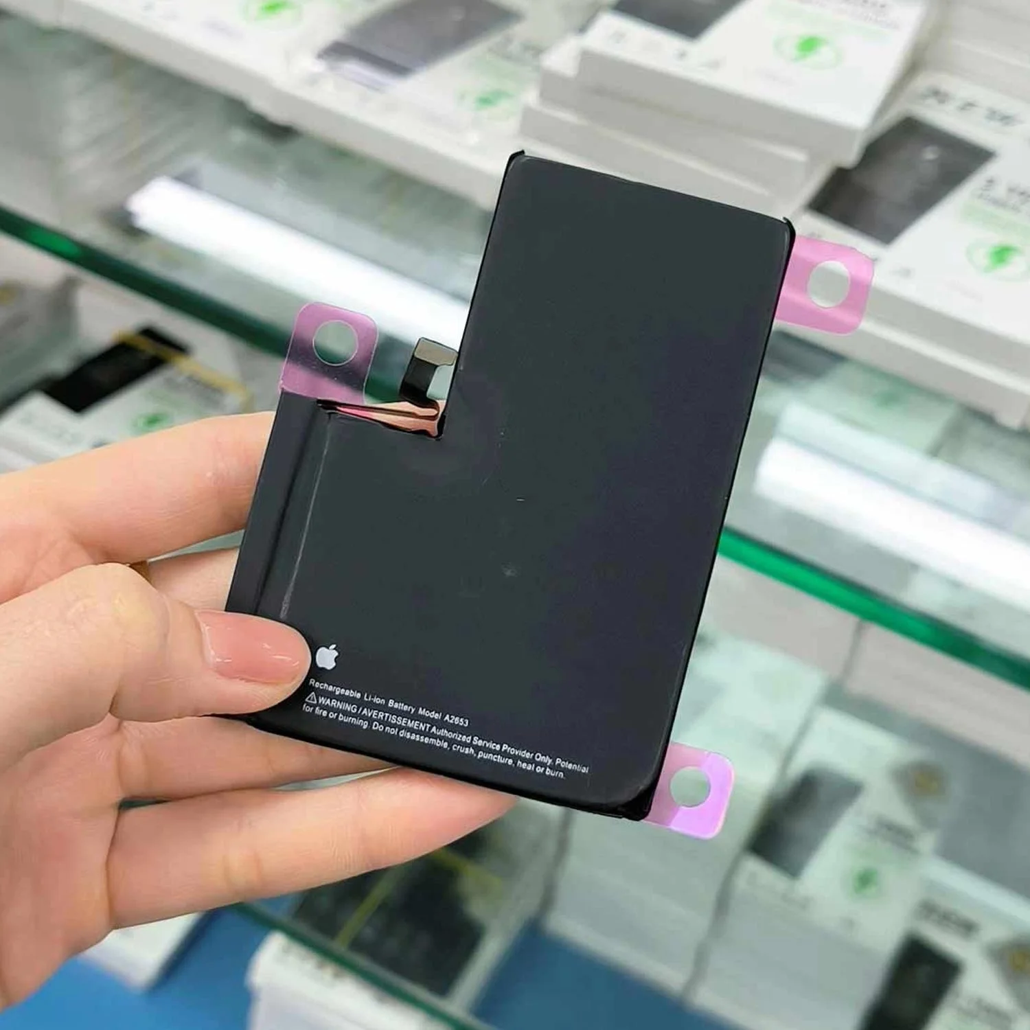 thay-pin-iphone-15-pro-max-chinh-hanghtml-4