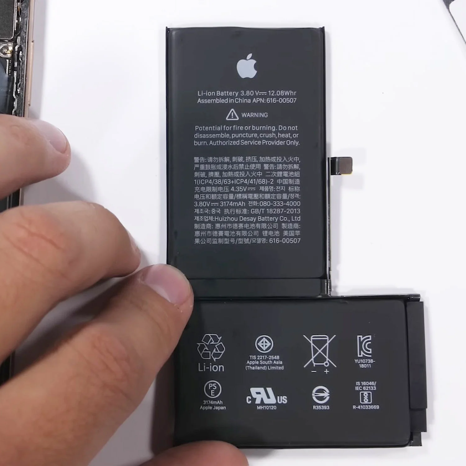 thay-pin-iphone-xs-chinh-hanghtml-1