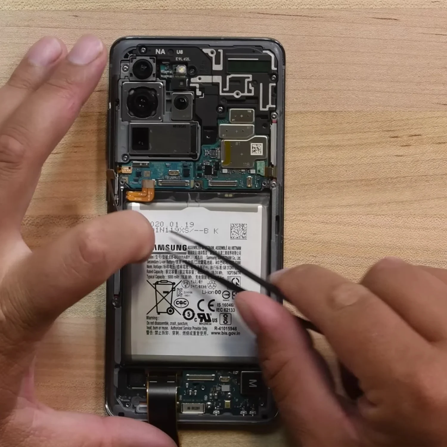 thay-pin-samsung-galaxy-s20-ultra-slide3