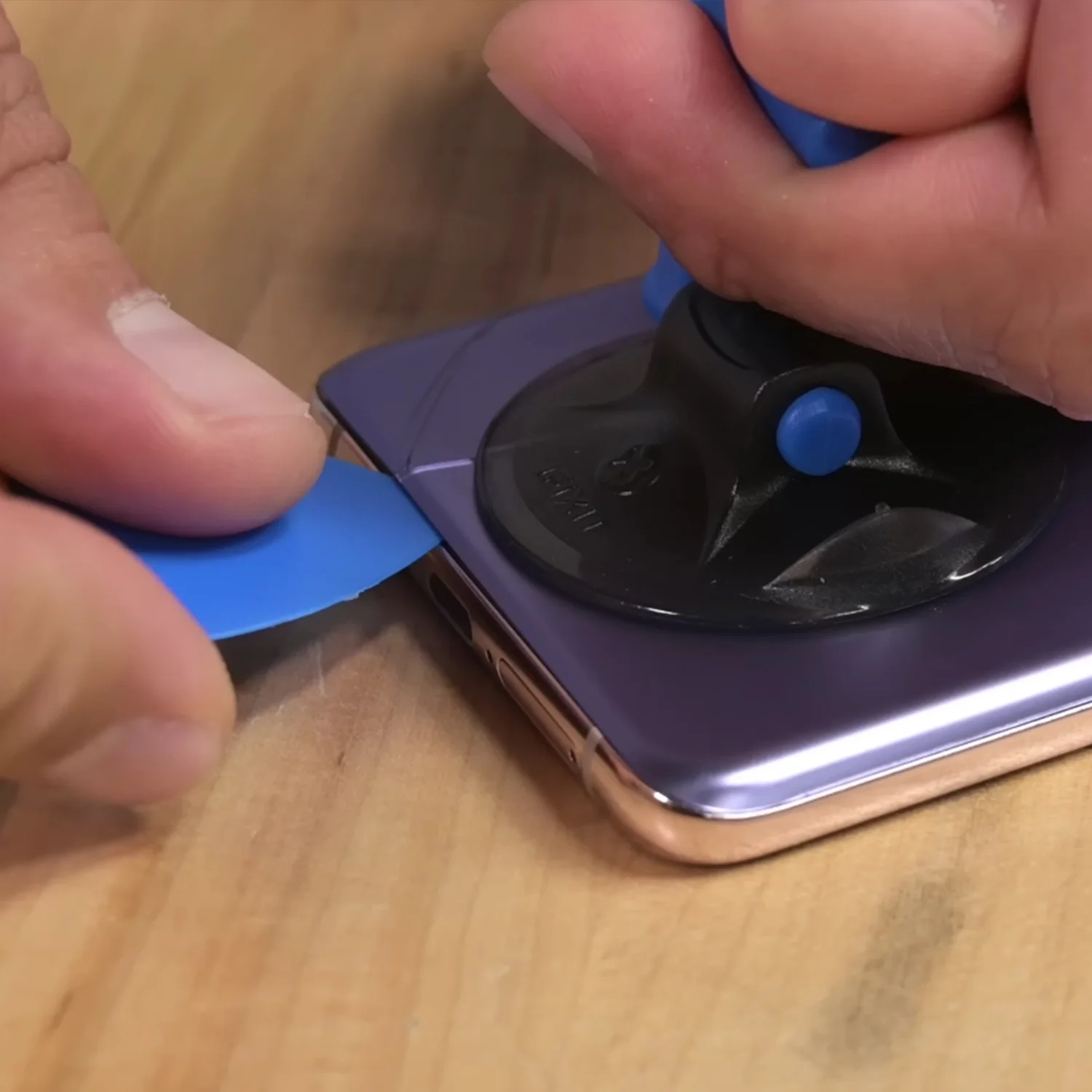 thay-pin-samsung-galaxy-s21-chinh-hang-slide1