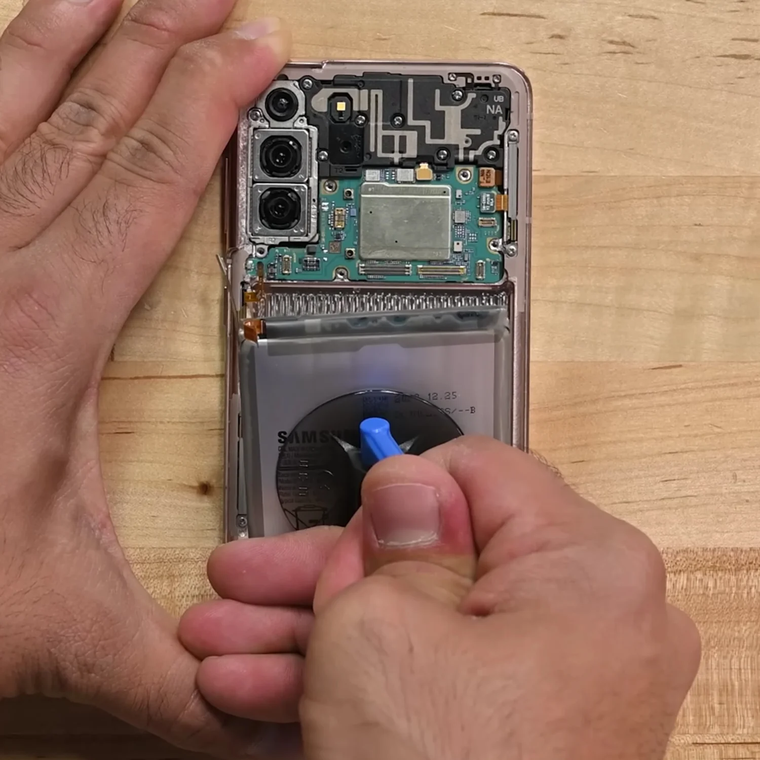 thay-pin-samsung-galaxy-s21-chinh-hang-slide5