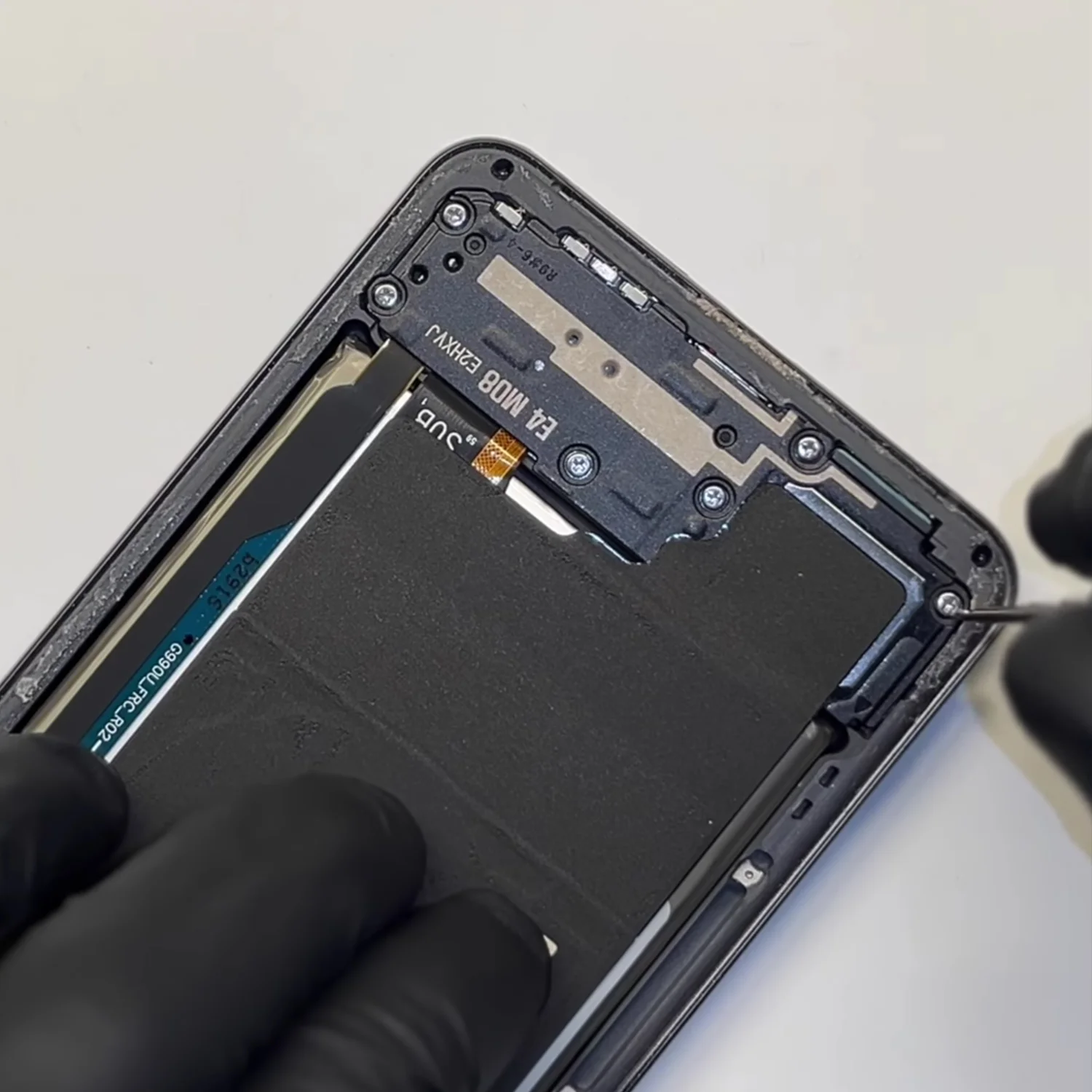 thay-pin-samsung-galaxy-s21-fe-chinh-hang-slide2