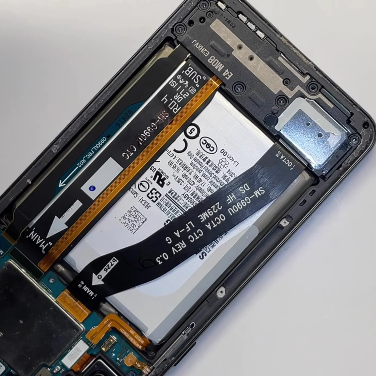 thay-pin-samsung-galaxy-s21-fe-chinh-hang-slide3