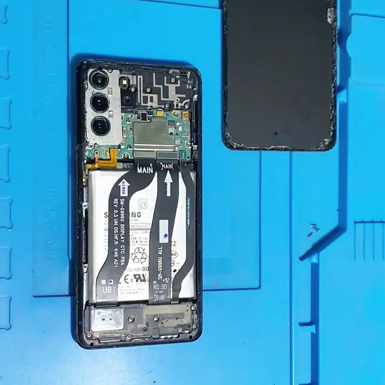 thay-pin-samsung-galaxy-s21-plus-chinh-hang-slide2