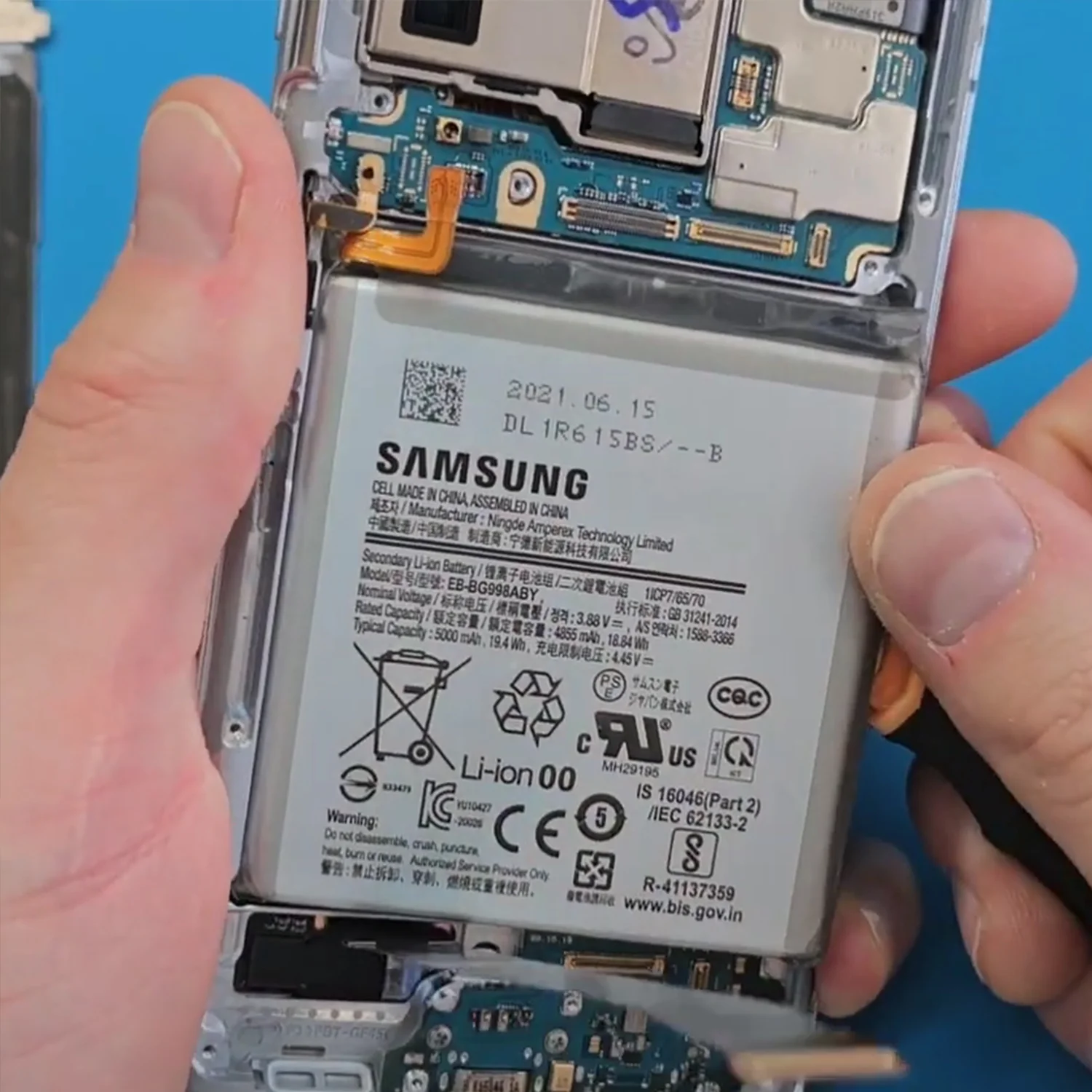 thay-pin-samsung-galaxy-s21-ultra-chinh-hang-slide4