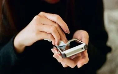 Vệ sinh điện thoại như thế nào để chống virus corona hiệu quả?