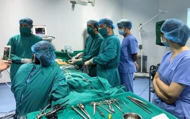 TRIỂN KHAI PHẪU THUẬT NỘI SOI TẠI BỆNH VIỆN ĐẠI HỌC Y KHOA VINH