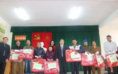 Tết ấm áp cùng người nghèo