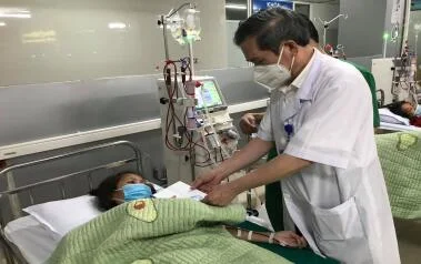 HỖ TRỢ BỆNH NHÂN NGHÈO CHẠY THẬN LỌC MÁU CHU KỲ