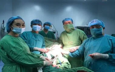 PHẪU THUẬT THAY KHỚP HÁNG TẠI BỆNH VIỆN TRƯỜNG ĐẠI HỌC Y KHOA VINH