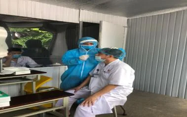 TRIỂN KHAI XÉT NGHIỆM SÀNG LỌC CHO CÁN BỘ, NHÂN VIÊN BỆNH VIỆN TRƯỜNG ĐẠI HỌC Y KHOA VINH
